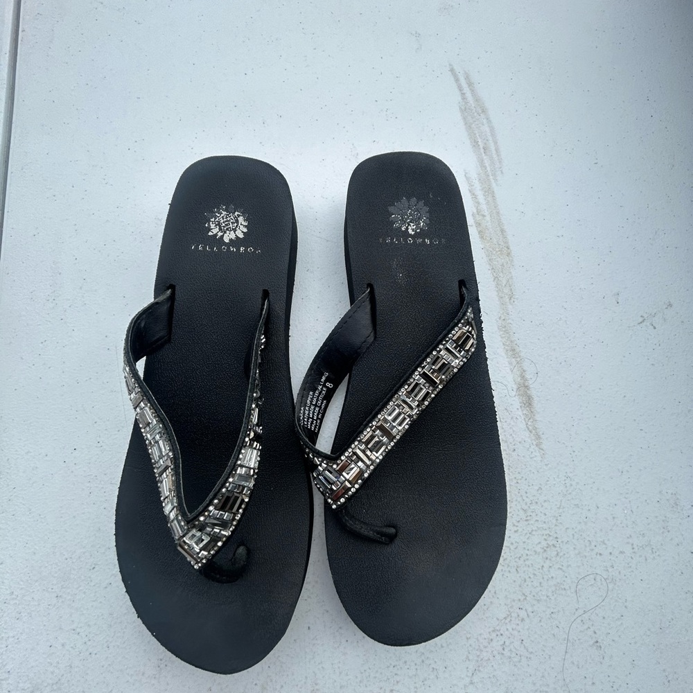 Yellow Box Women’s Rhinestone Flip Flop Size 8 - Picture 4 of 4